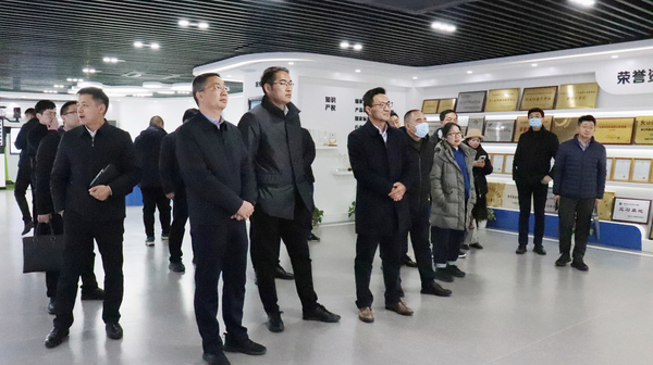 農業農村部信息中心與四川彭州、崇州市聯合調研組赴托普云農考察