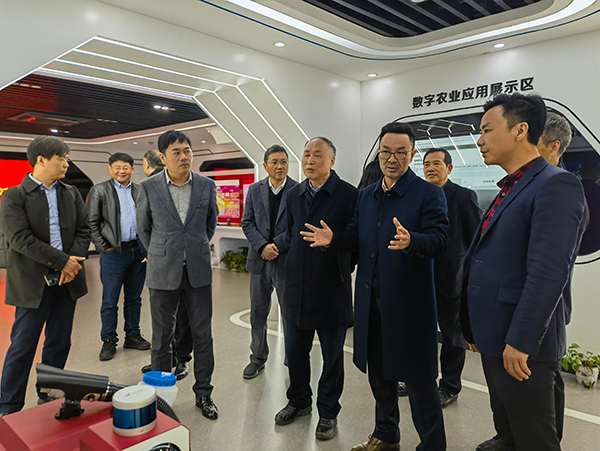 浙江省農業科學院病毒學與生物技術研究所所長徐俊鋒一行蒞臨托普云農調研指導